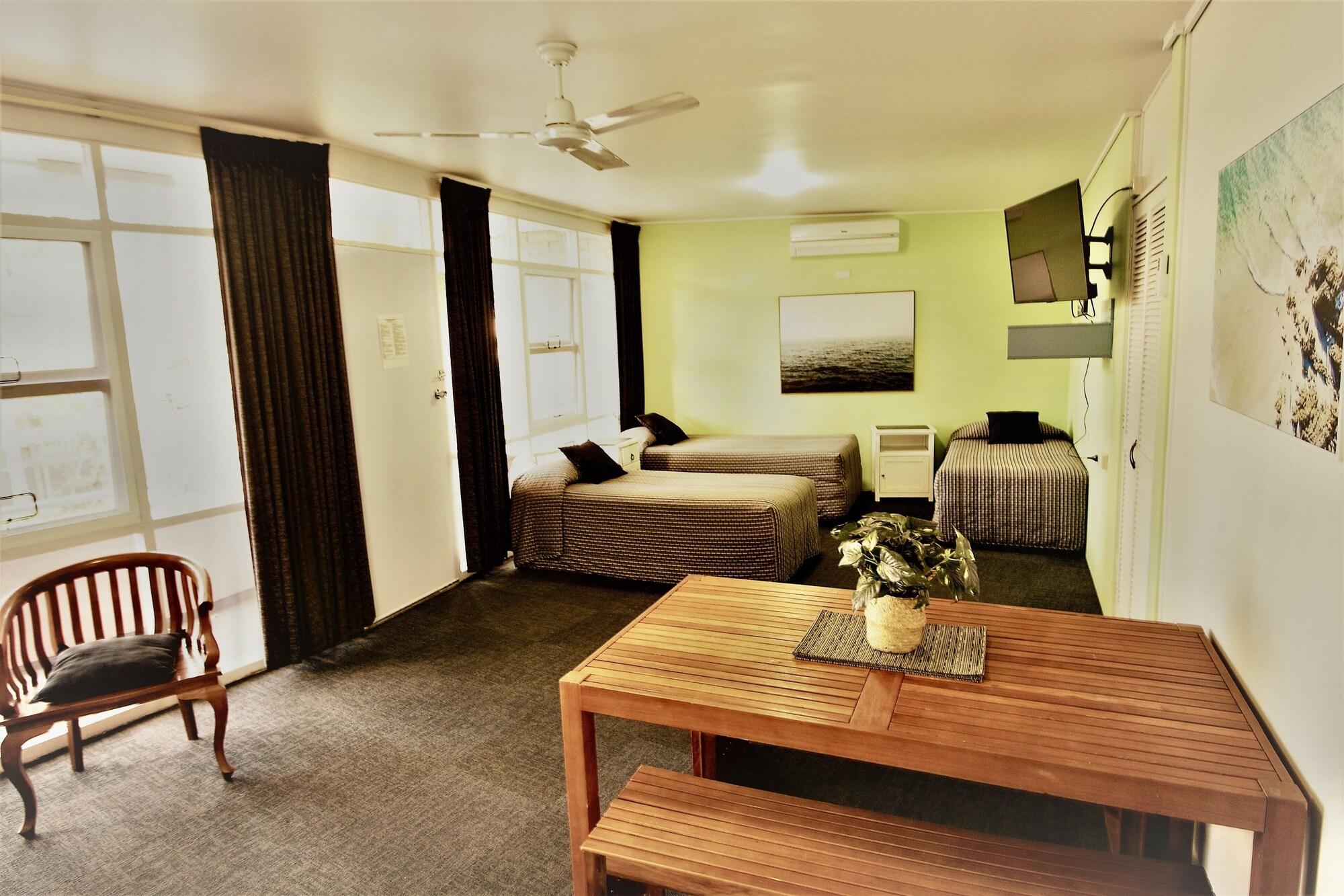 Ocean Paradise Studios & Apartments Coffs Harbour Exteriör bild